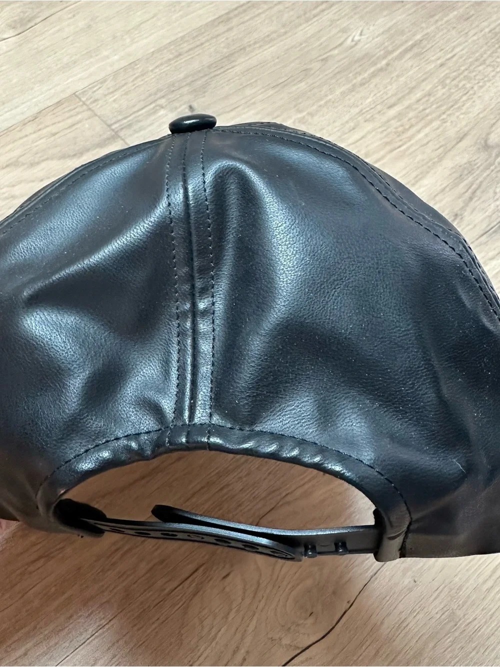 ARITZIA COMMUNITY - BLACK HAT - PERFECT CONDITION